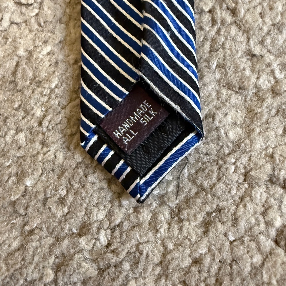 Ashford & Brooks Elegant Navy and White Striped Tie - Picture 3 of 6